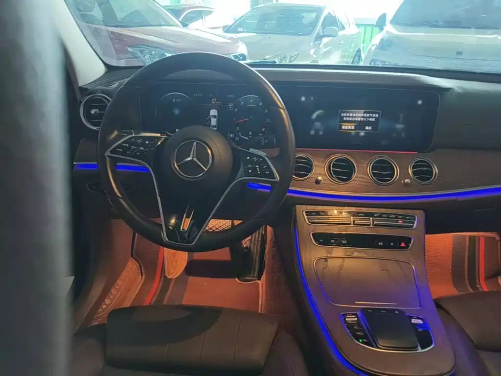 Mercedes-Benz E-Class — миниатюра 11