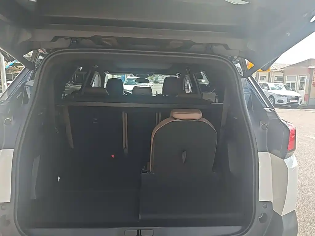 Peugeot 5008 — миниатюра 19