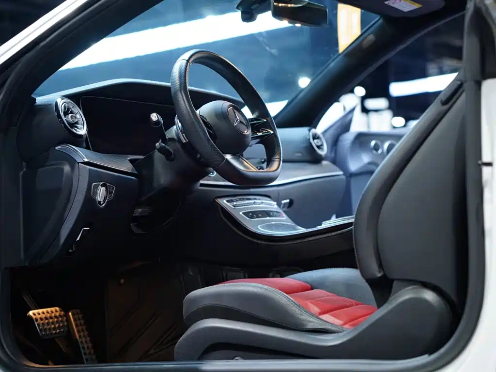 Mercedes-Benz E-Class (Import) — миниатюра 26