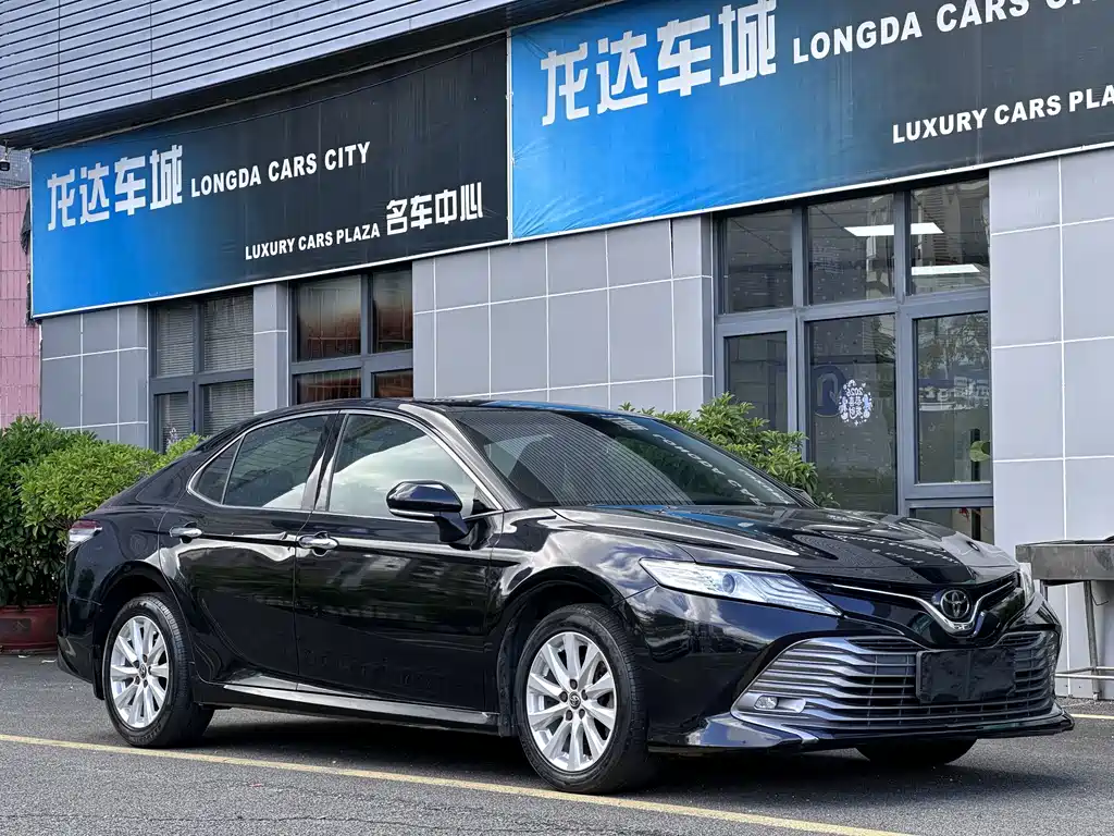 Toyota Camry — миниатюра 3
