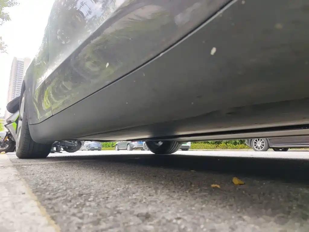 Tesla Model Y — миниатюра 17