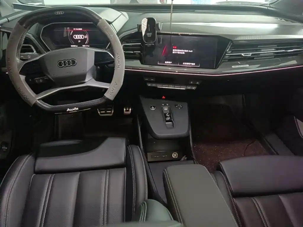 Audi Q4 e-tron — миниатюра 10