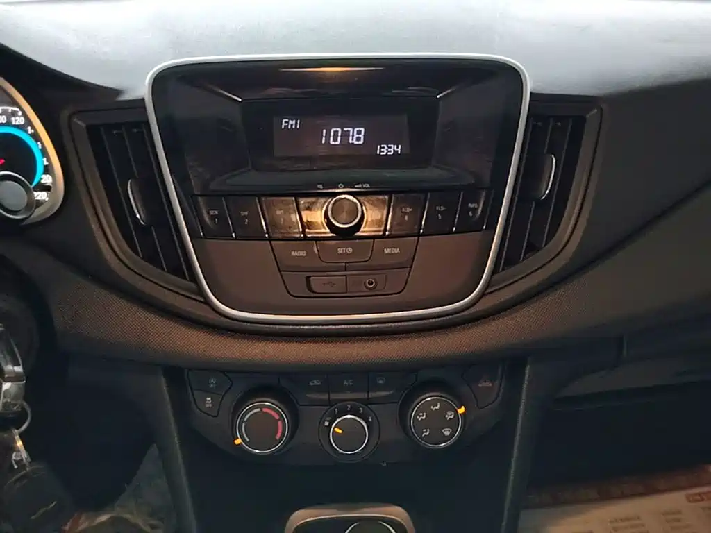 Chevrolet Cavalier — миниатюра 13