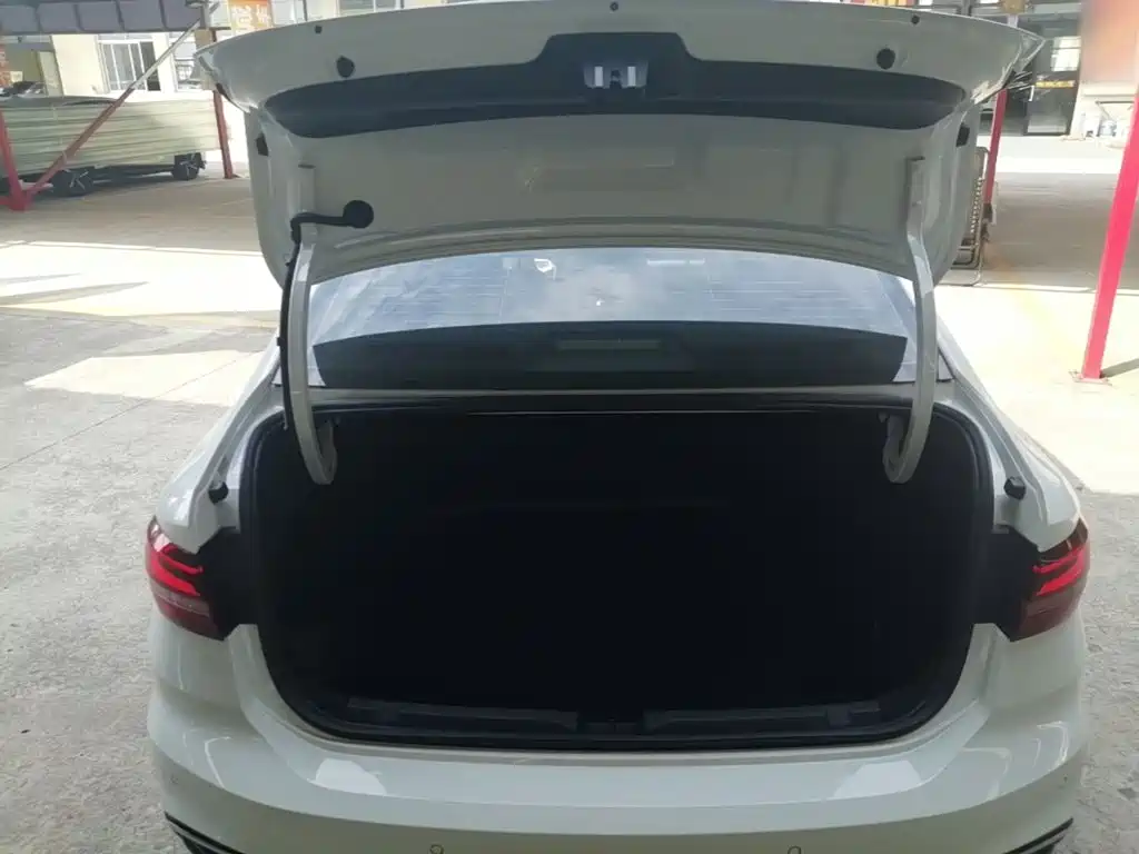 Volkswagen Lavida — миниатюра 19