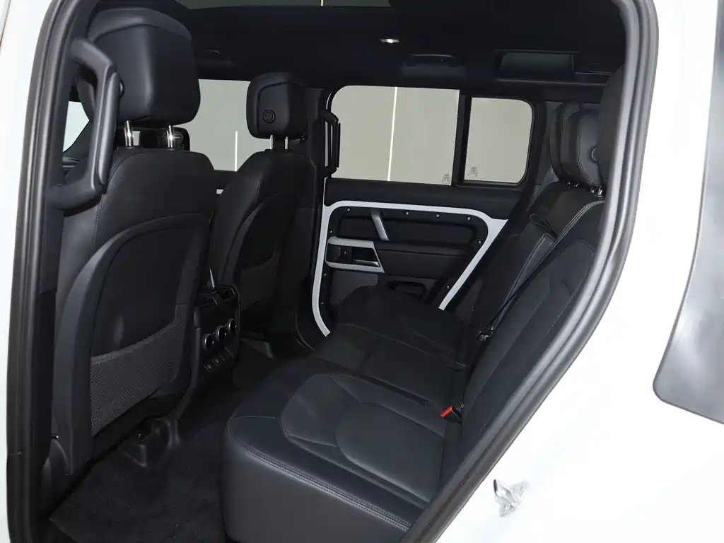 Land Rover Defender — миниатюра 13
