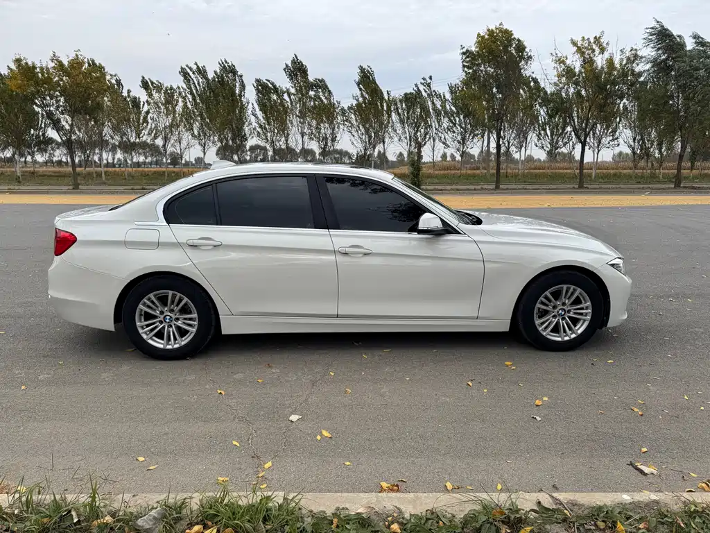BMW 3 Series — миниатюра 12