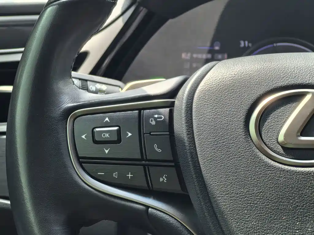 Lexus ES — миниатюра 15