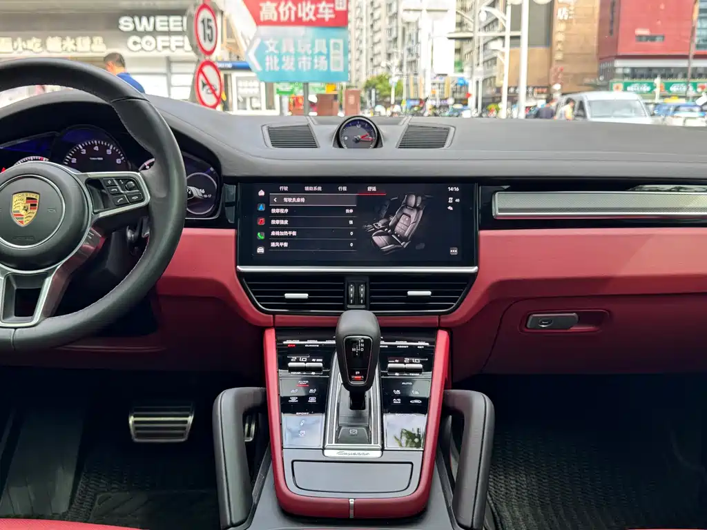 Porsche Cayenne — миниатюра 11