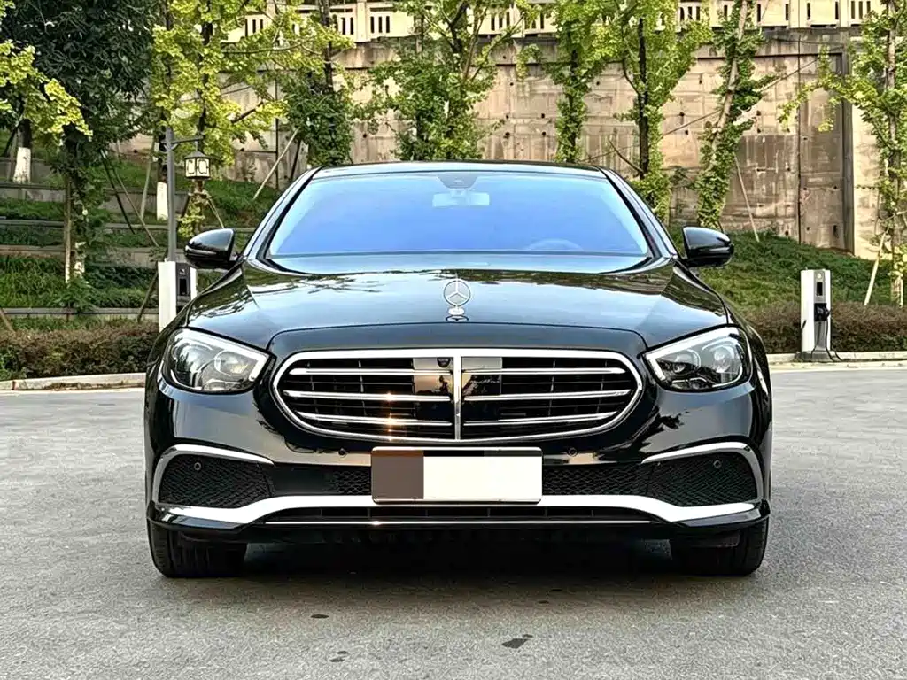 Mercedes-Benz E-Class — миниатюра 2