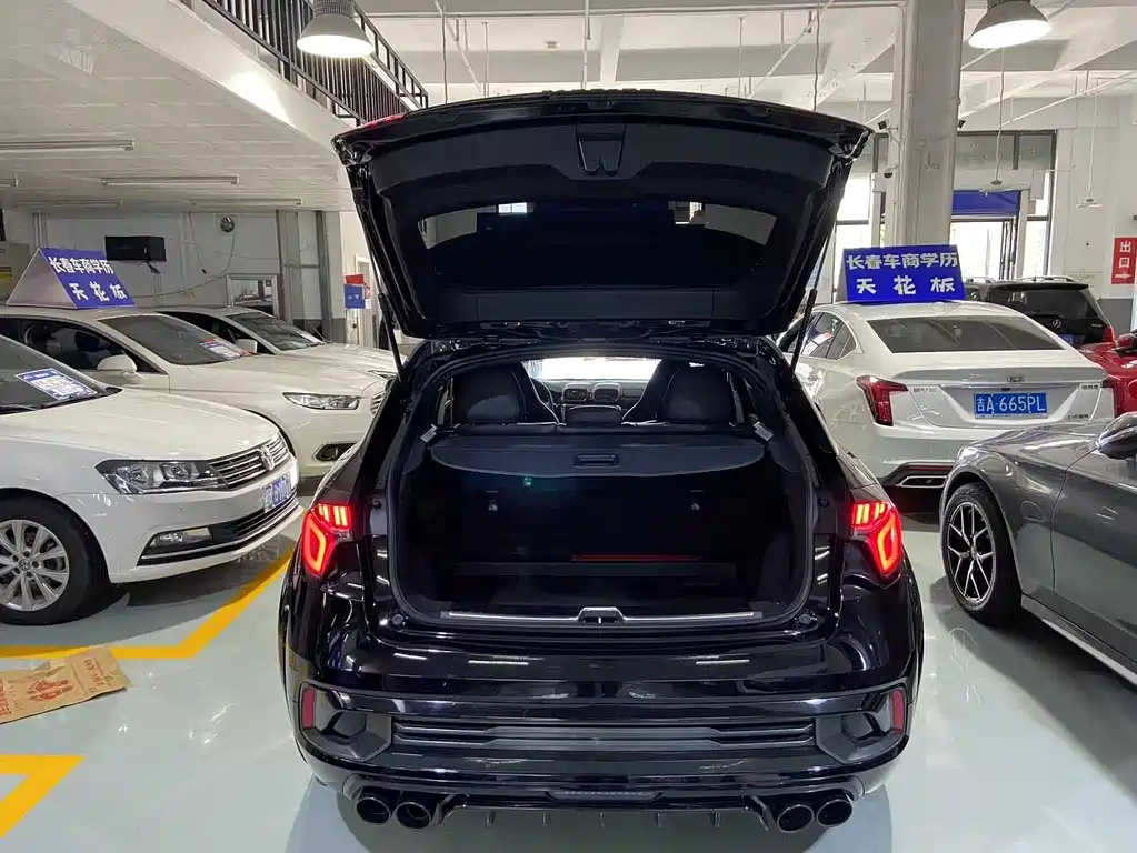 LYNK & CO. 02 HATCHBACK