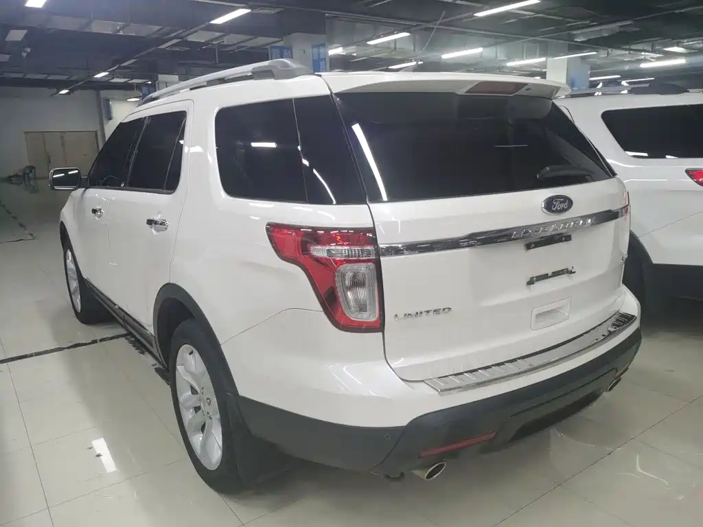 Ford Explorer (Import) — миниатюра 9