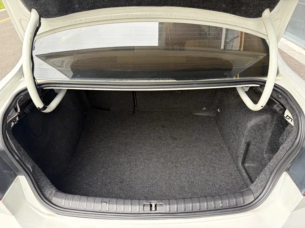 Volkswagen Bora — миниатюра 7