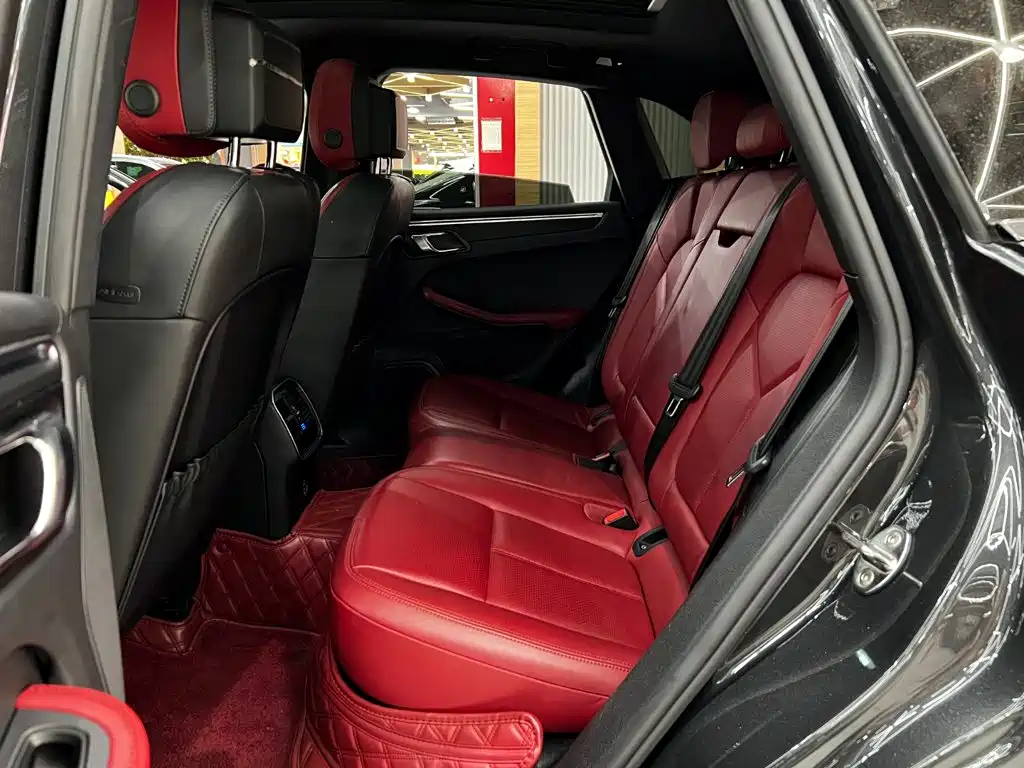 Porsche Macan — миниатюра 11