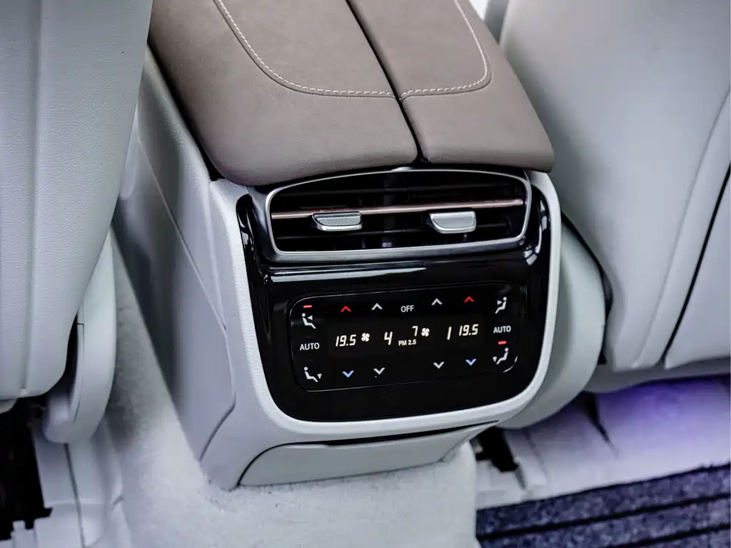 Mercedes-Benz EQS AMG — миниатюра 19