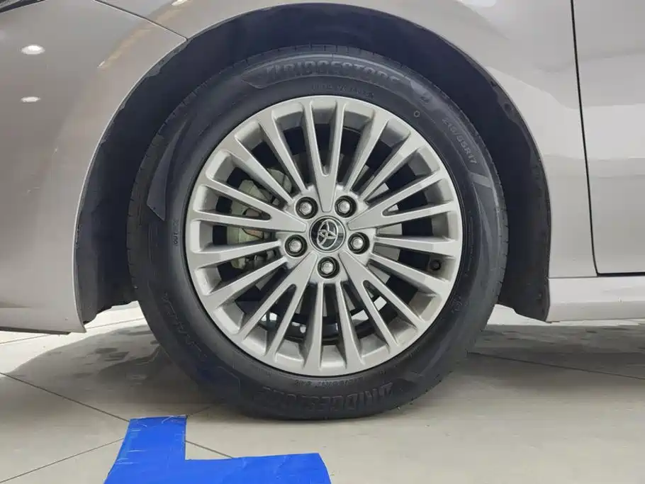Toyota Camry — миниатюра 6