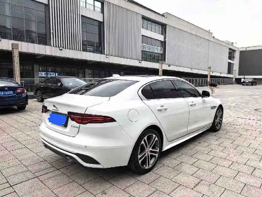Jaguar XEL — миниатюра 4