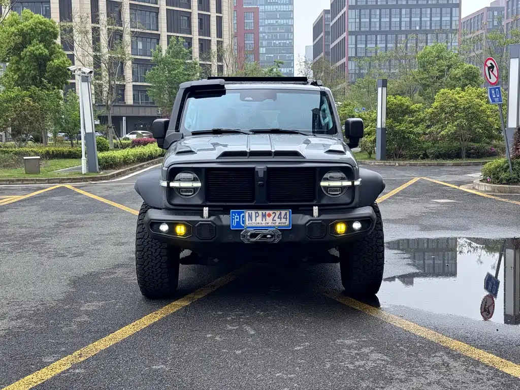 Tank Tank 300 2023