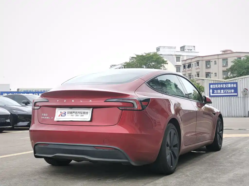 Tesla Model 3 — миниатюра 17