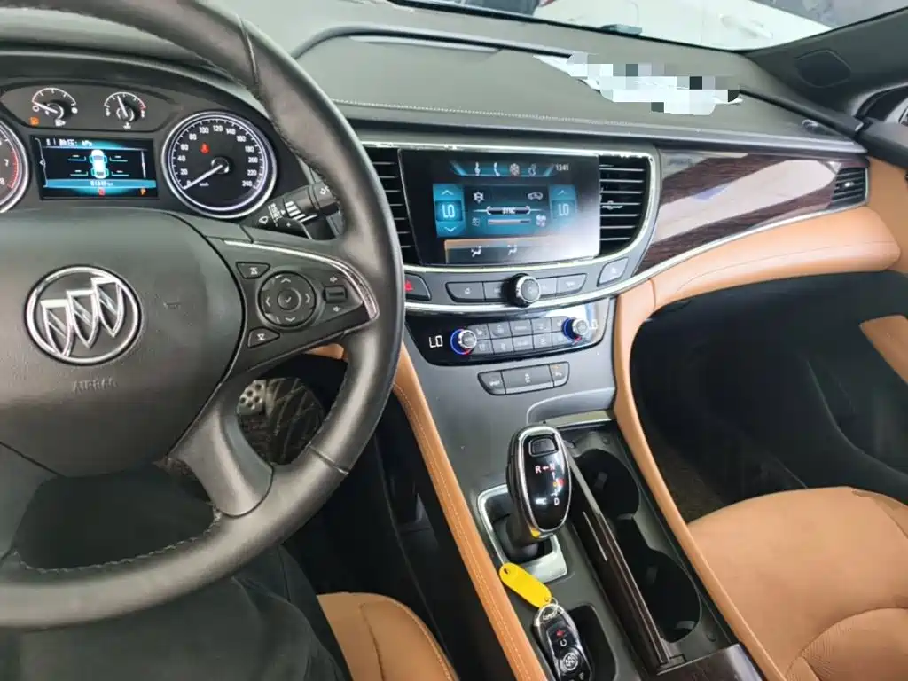 Buick LaCrosse — миниатюра 10