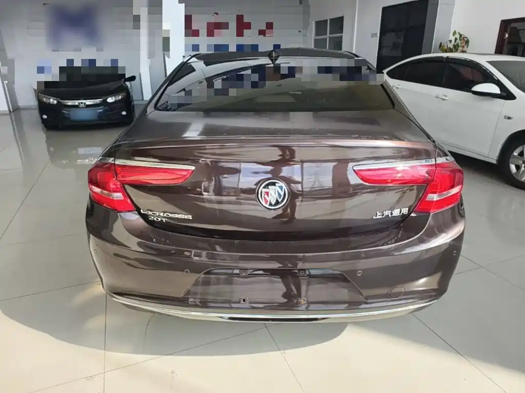 Buick LaCrosse — миниатюра 6