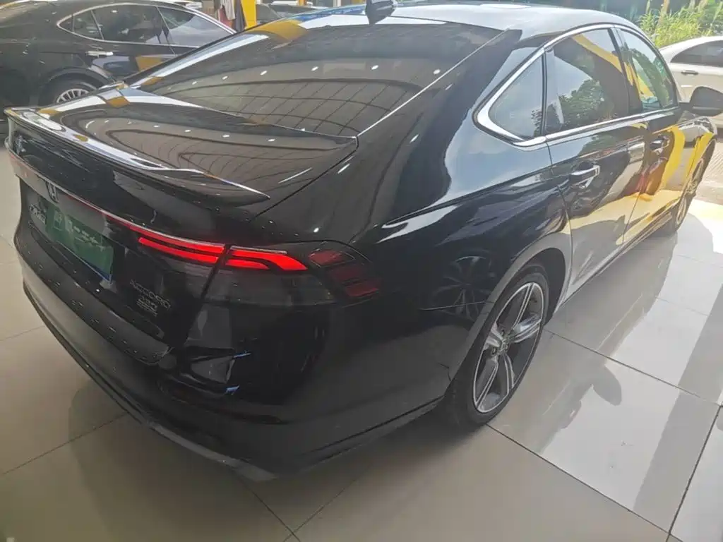 Honda Accord — миниатюра 7
