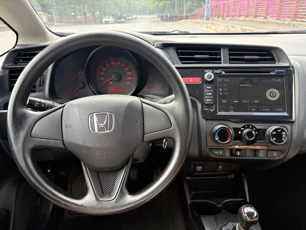 Honda Fit — миниатюра 17