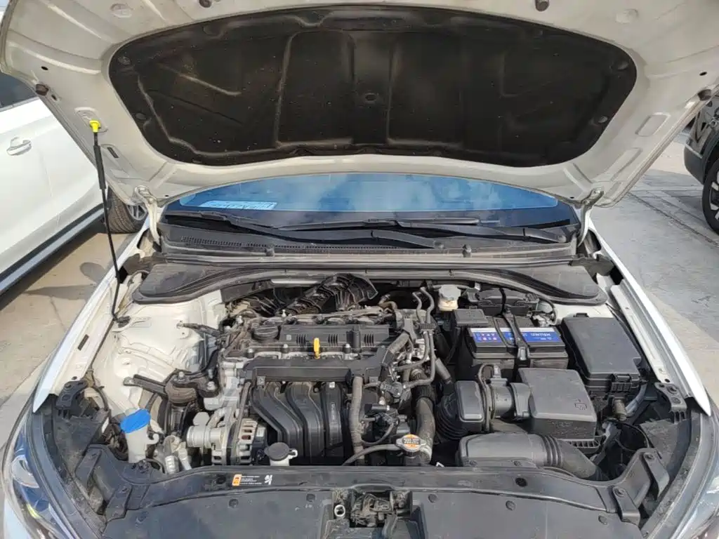 Hyundai Elantra — миниатюра 20
