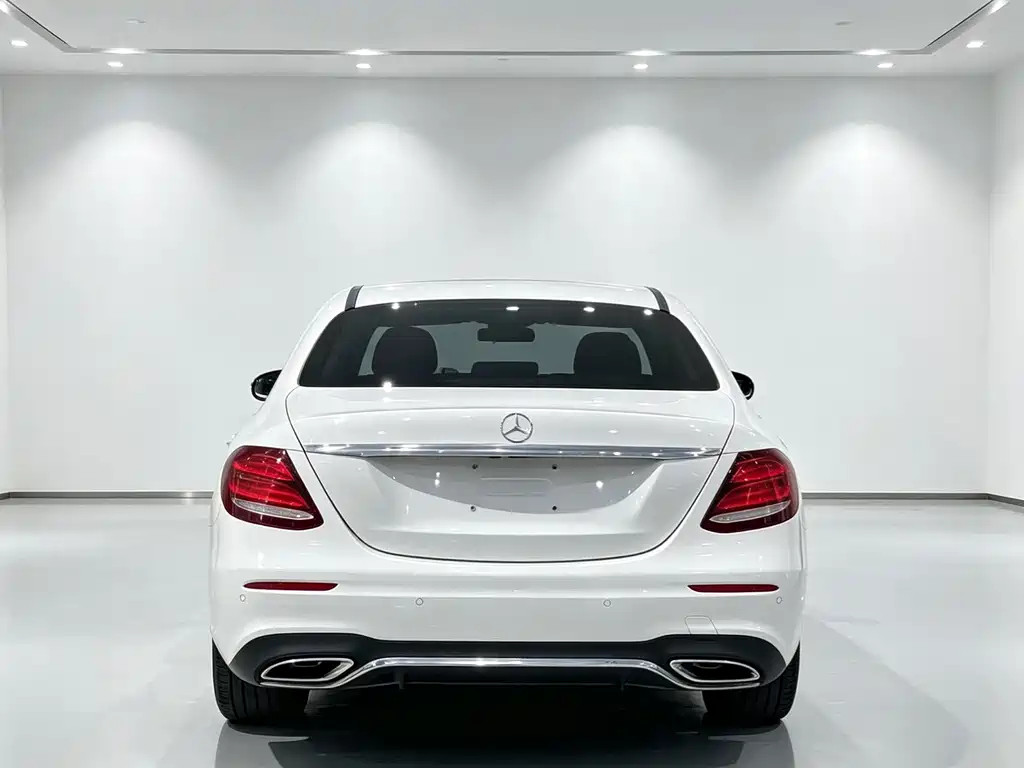 Mercedes-Benz E-Class — миниатюра 3