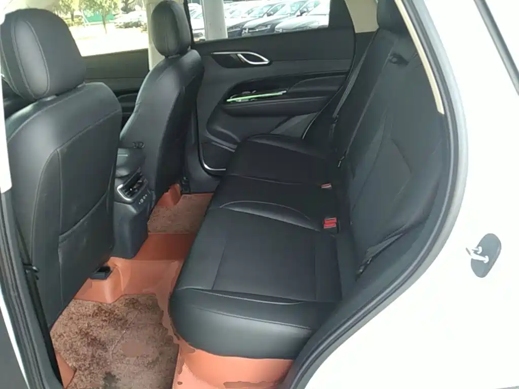 Hongqi Hongqi HS3 PHEV — миниатюра 17