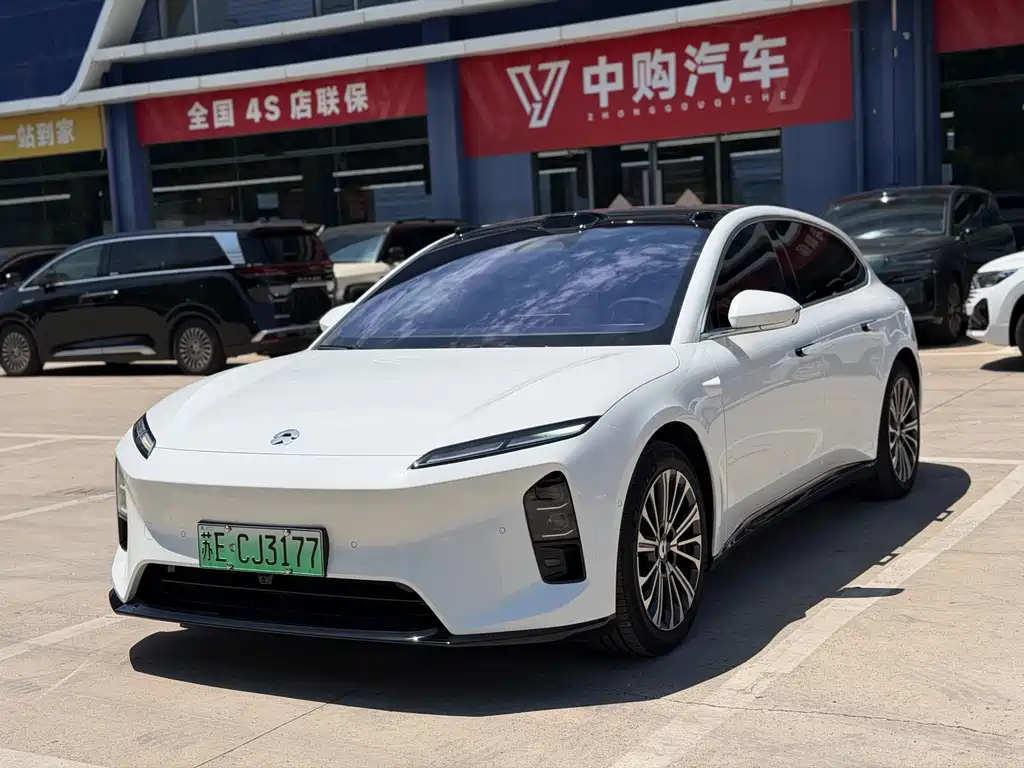 NIO ET5