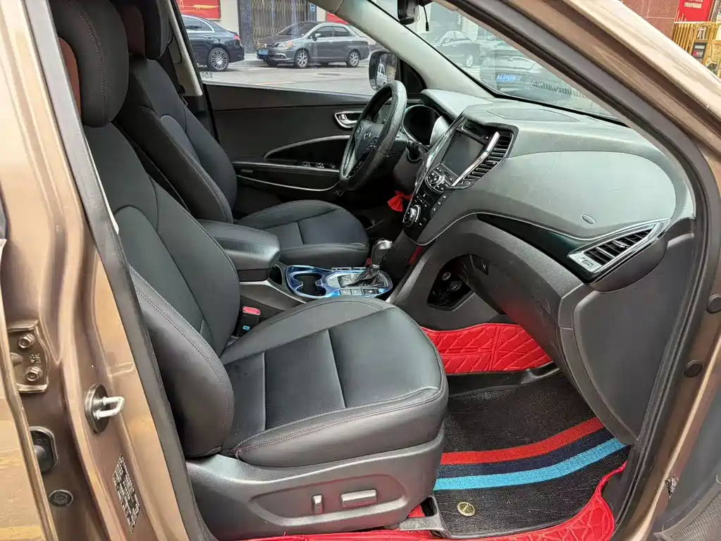 Hyundai Santa Fe — миниатюра 9