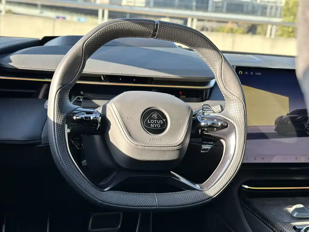 LOTUS SPORTS CAR EMEYA FLOWERS