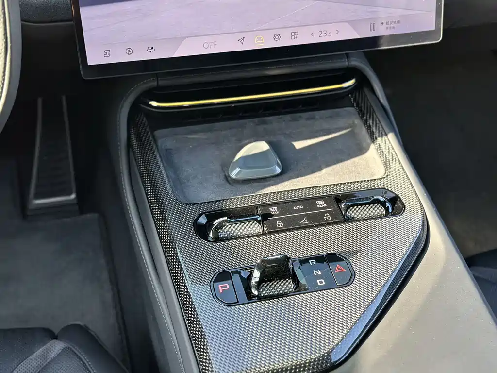 LOTUS SPORTS CAR EMEYA FLOWERS