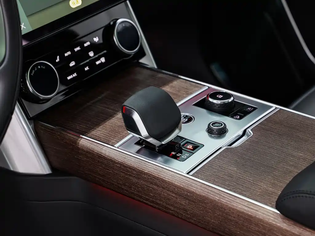 Land Rover Range Rover — миниатюра 20
