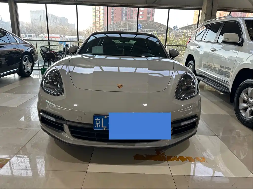 Porsche Panamera 2021