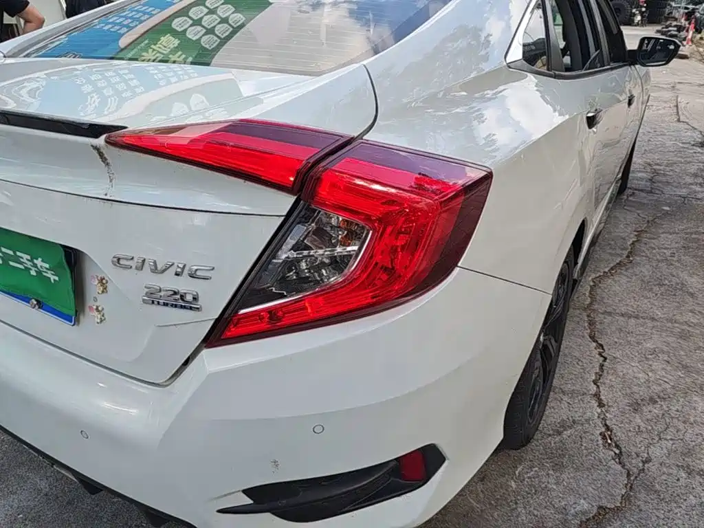 Honda Civic — миниатюра 8