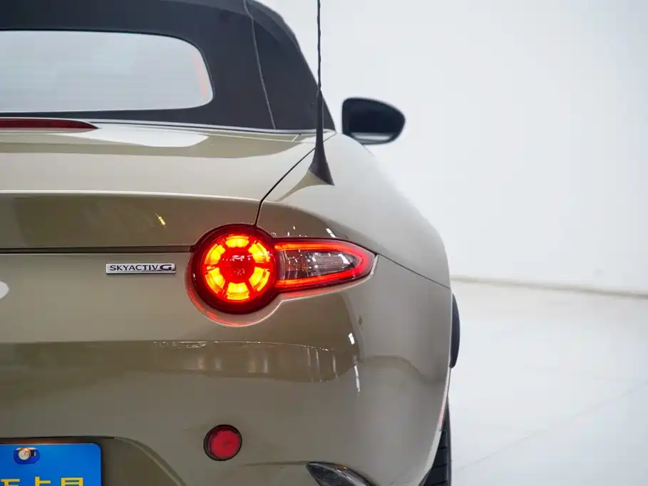 Mazda MX-5 — миниатюра 10