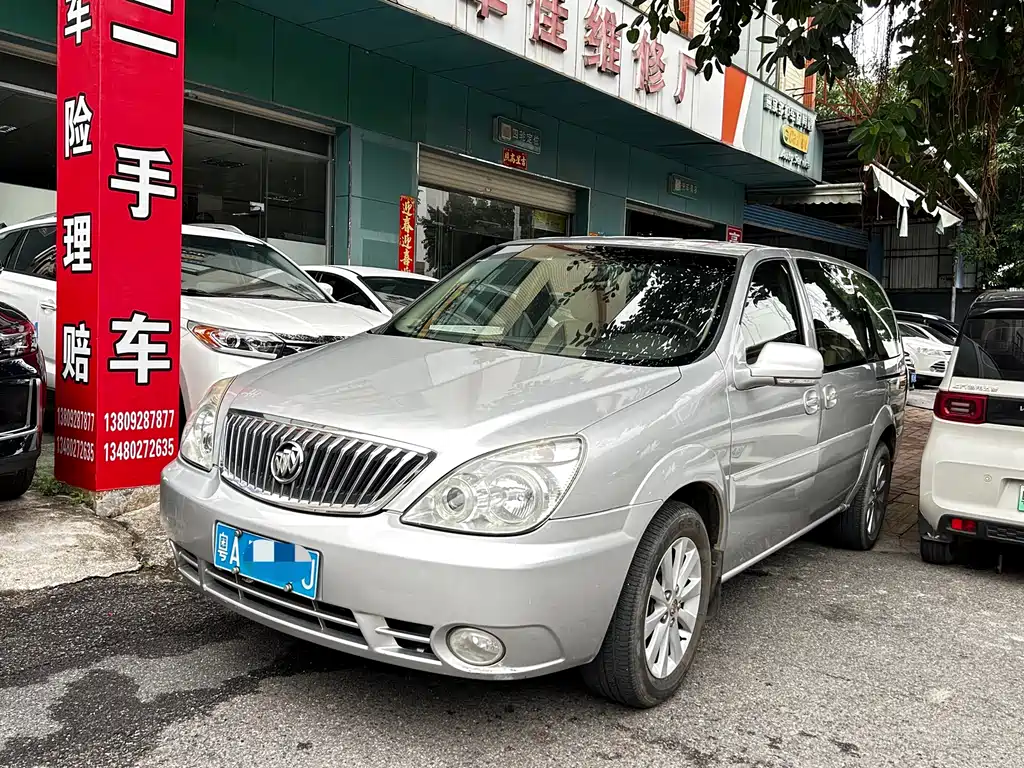 Buick GL8 2013