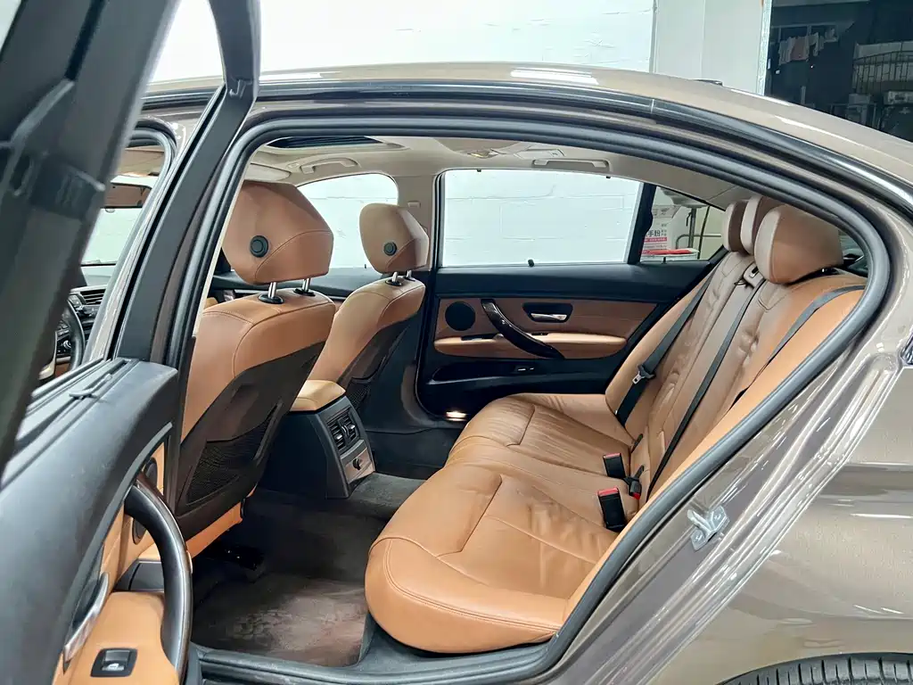 BMW 3 Series — миниатюра 8