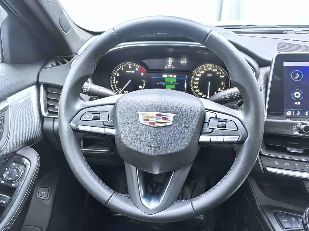 Cadillac CT5 — миниатюра 6