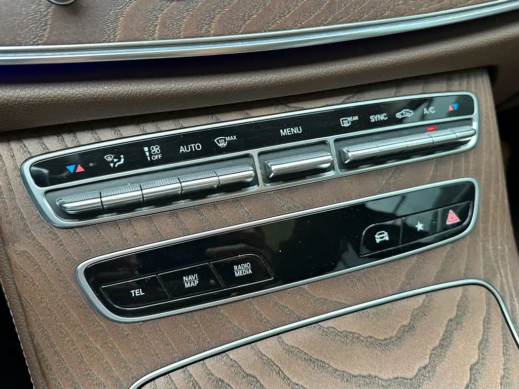 Mercedes-Benz E-Class — миниатюра 14