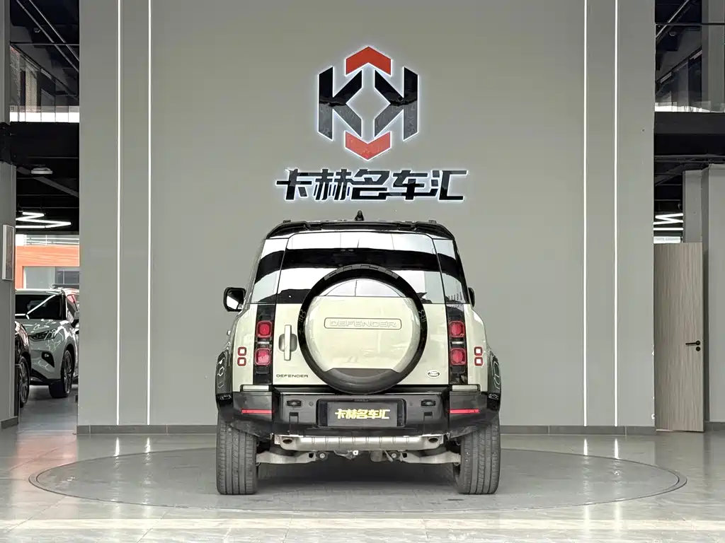 Land Rover Defender — миниатюра 7