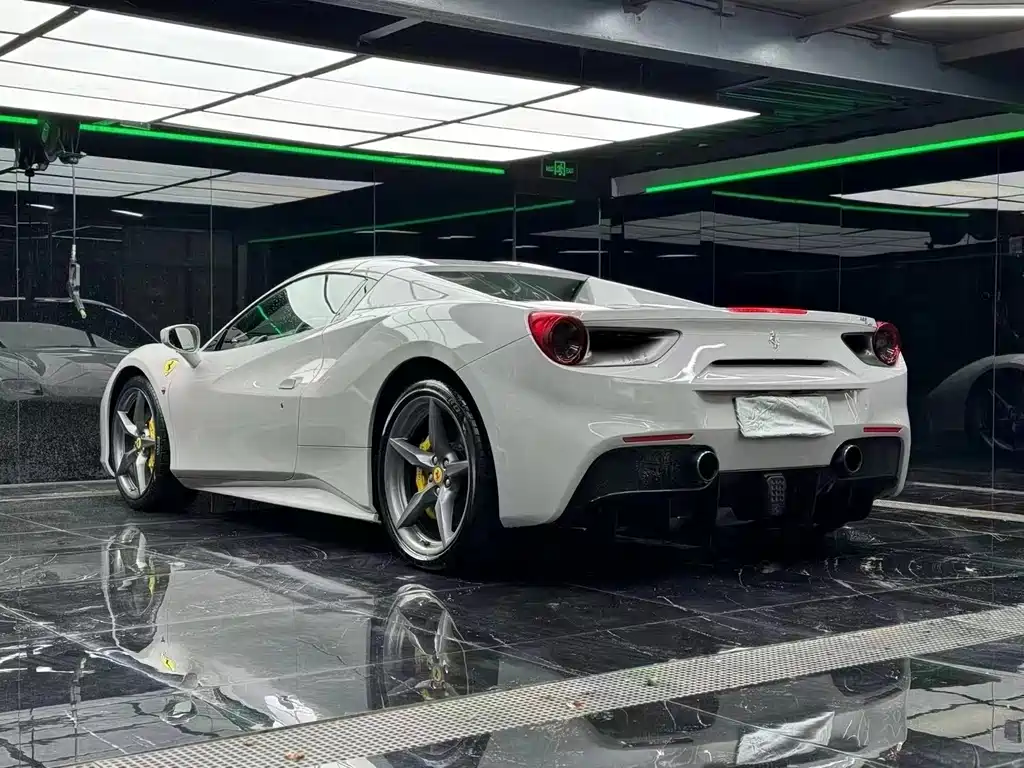 Ferrari 488 — миниатюра 7
