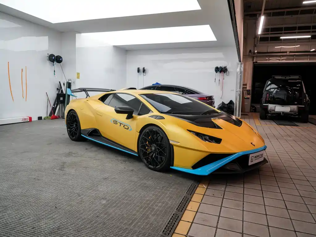 LAMBORGHINI HURACÁN