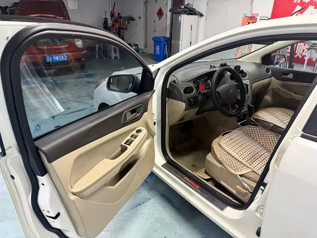 Ford Focus — миниатюра 7