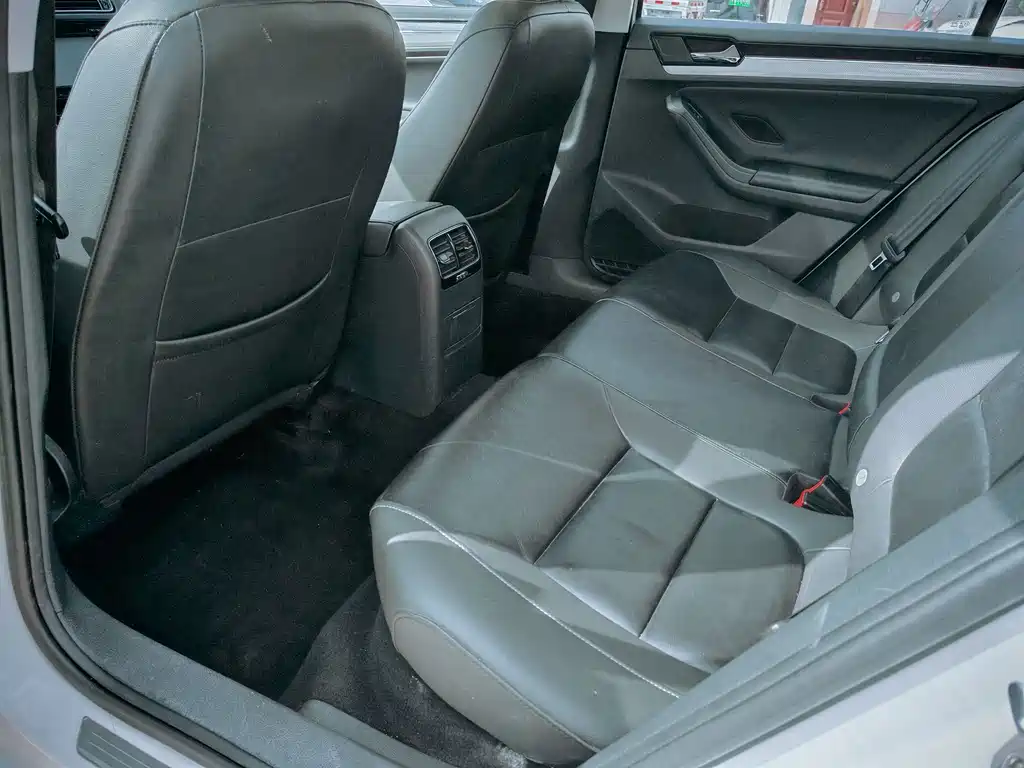 Volkswagen Sagitar — миниатюра 5