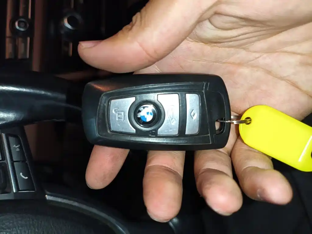 BMW 5 Series — миниатюра 9