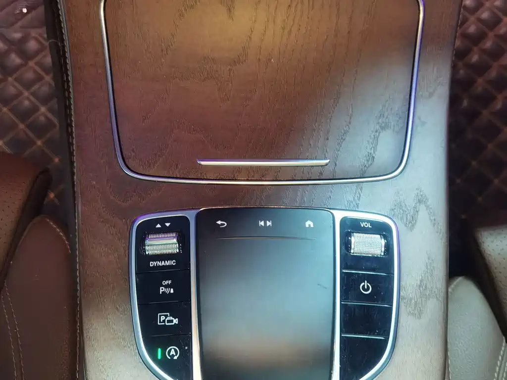 Mercedes-Benz E-Class — миниатюра 10