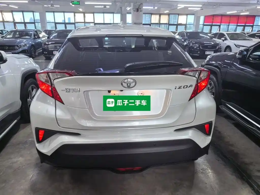 Toyota IZOA — миниатюра 6