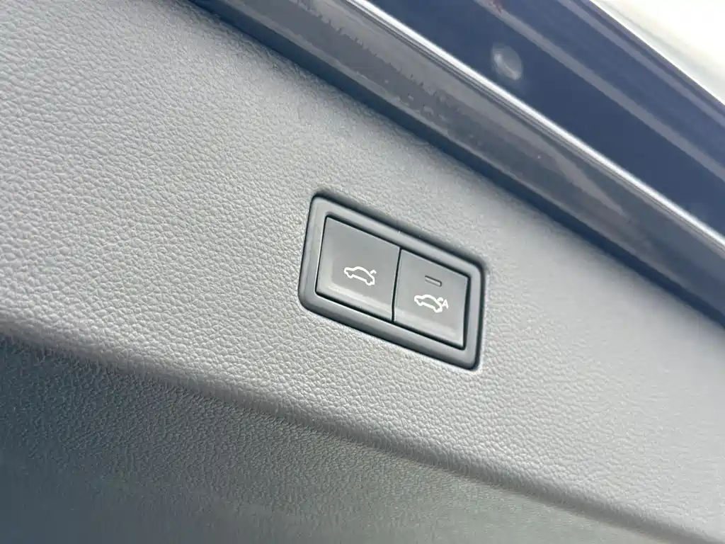 Volkswagen Tiguan L L 2021 330TSI AT R-Line